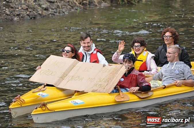 Zdjęcie w galerii na portalu naszraciborz.pl: Kanonada śląskich bractw, potem ulewa i wreszcie ruszyli  wiadomości z regionu