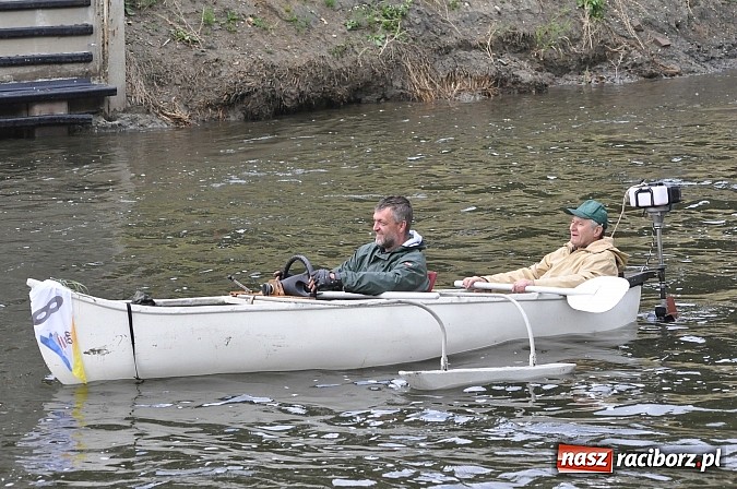Zdjęcie w galerii na portalu naszraciborz.pl: Kanonada śląskich bractw, potem ulewa i wreszcie ruszyli  wiadomości z regionu