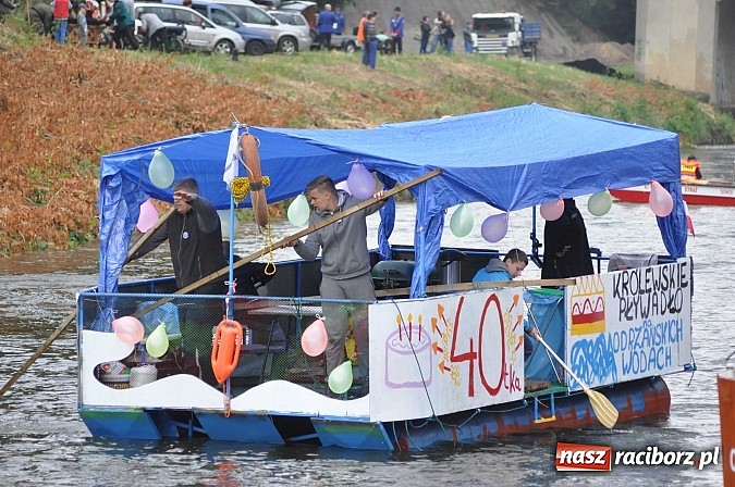 Zdjęcie w galerii na portalu naszraciborz.pl: Kanonada śląskich bractw, potem ulewa i wreszcie ruszyli  wiadomości z regionu
