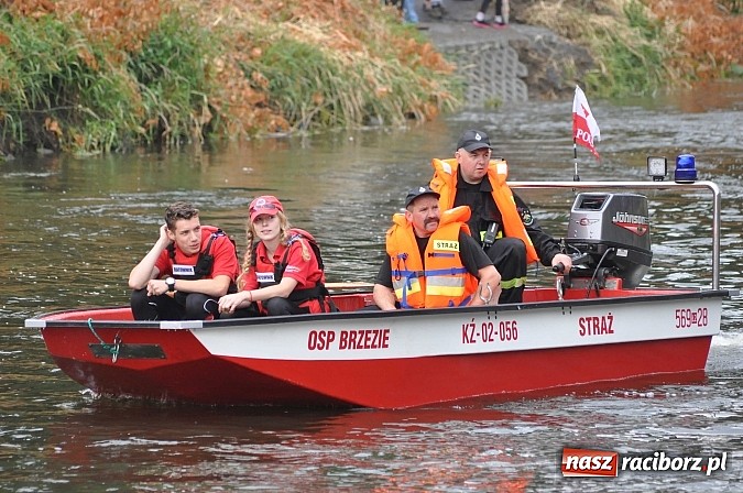 Zdjęcie w galerii na portalu naszraciborz.pl: Kanonada śląskich bractw, potem ulewa i wreszcie ruszyli  wiadomości z regionu