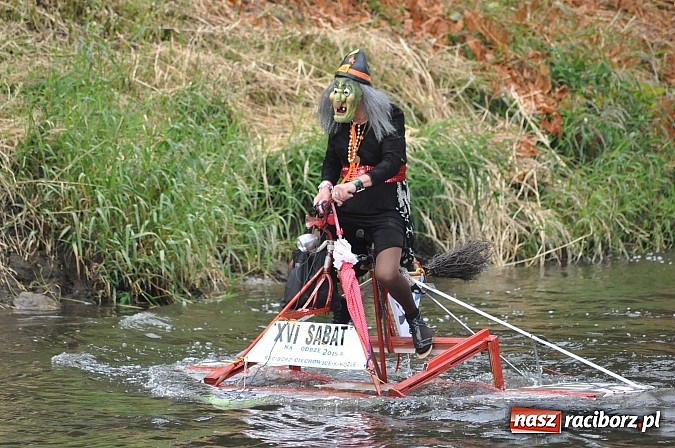 Zdjęcie w galerii na portalu naszraciborz.pl: Kanonada śląskich bractw, potem ulewa i wreszcie ruszyli  wiadomości z regionu