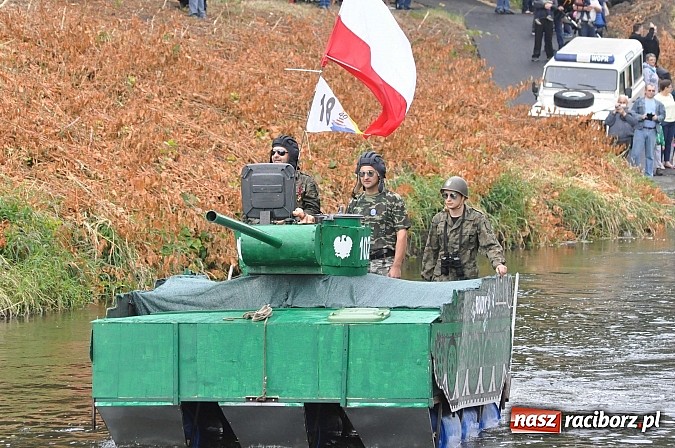 Zdjęcie w galerii na portalu naszraciborz.pl: Kanonada śląskich bractw, potem ulewa i wreszcie ruszyli  wiadomości z regionu