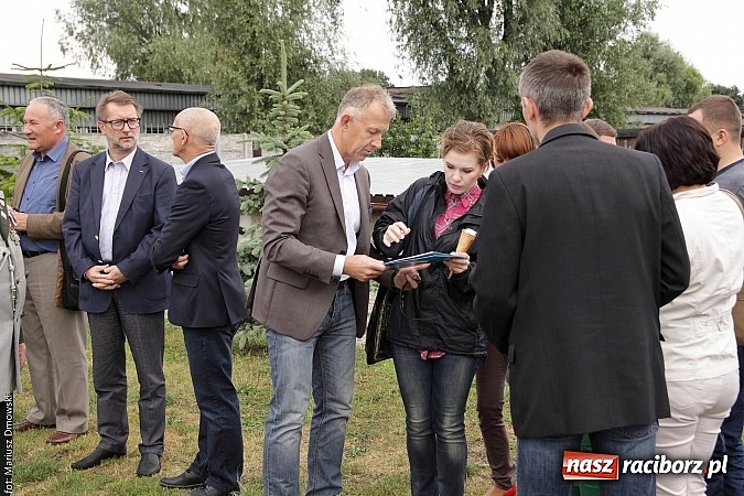 Zdjęcie w galerii na portalu naszraciborz.pl: Krzyżek z podkową, Ludwikowski na tronie  wiadomości z regionu