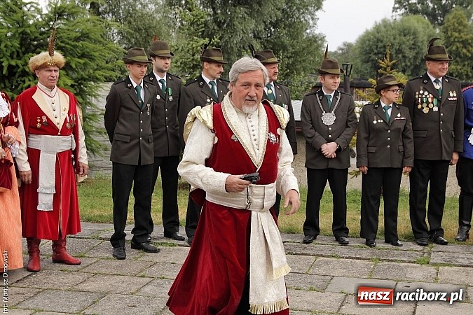 Zdjęcie w galerii na portalu naszraciborz.pl: Krzyżek z podkową, Ludwikowski na tronie  wiadomości z regionu