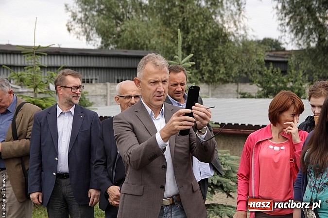 Zdjęcie w galerii na portalu naszraciborz.pl: Krzyżek z podkową, Ludwikowski na tronie  wiadomości z regionu