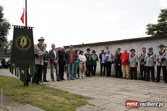 Zdjęcie w galerii na portalu naszraciborz.pl: Krzyżek z podkową, Ludwikowski na tronie  wiadomości z regionu