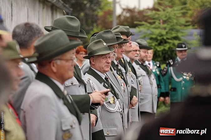 Zdjęcie w galerii na portalu naszraciborz.pl: Krzyżek z podkową, Ludwikowski na tronie  wiadomości z regionu