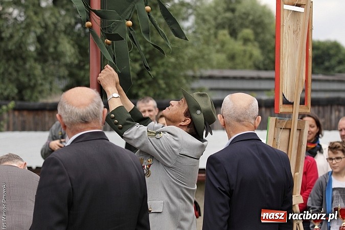 Zdjęcie w galerii na portalu naszraciborz.pl: Krzyżek z podkową, Ludwikowski na tronie  wiadomości z regionu