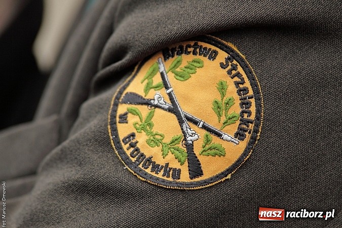 Zdjęcie w galerii na portalu naszraciborz.pl: Krzyżek z podkową, Ludwikowski na tronie  wiadomości z regionu