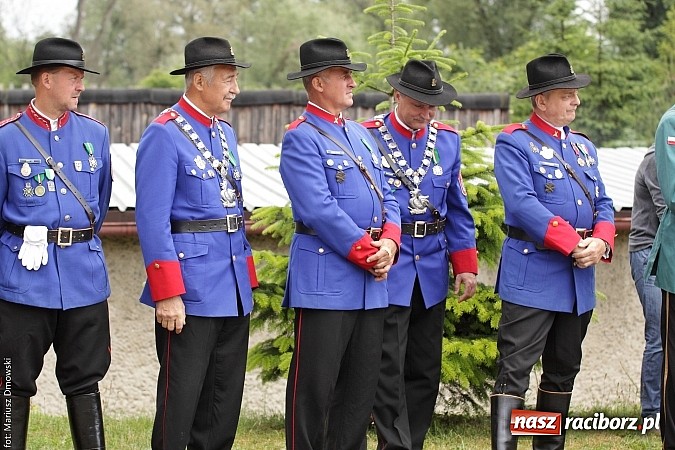 Zdjęcie w galerii na portalu naszraciborz.pl: Krzyżek z podkową, Ludwikowski na tronie  wiadomości z regionu