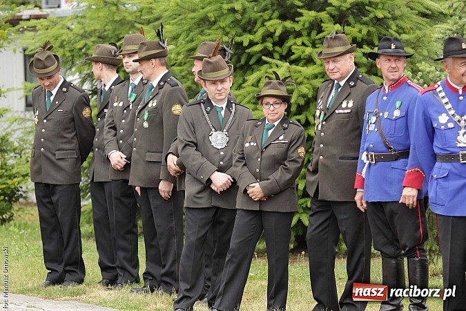 Zdjęcie w galerii na portalu naszraciborz.pl: Krzyżek z podkową, Ludwikowski na tronie  wiadomości z regionu