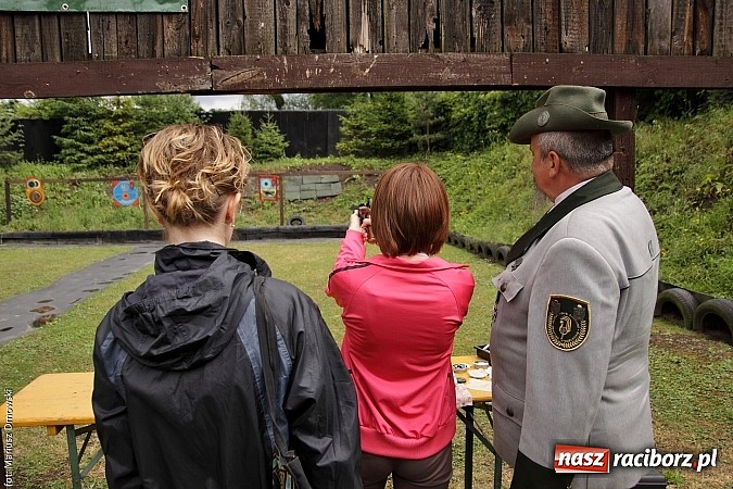 Zdjęcie w galerii na portalu naszraciborz.pl: Krzyżek z podkową, Ludwikowski na tronie  wiadomości z regionu