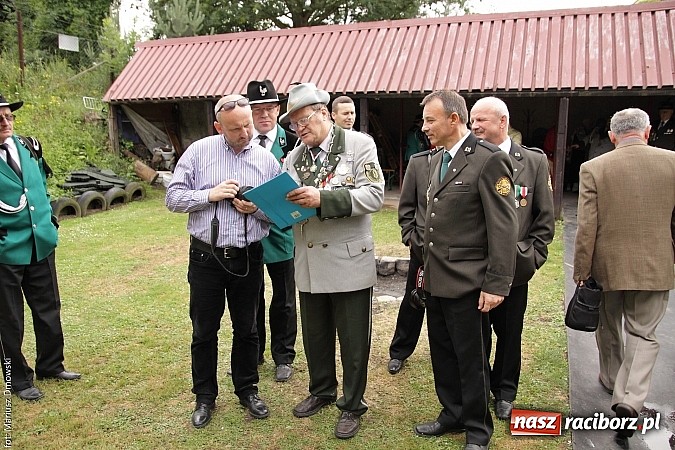 Zdjęcie w galerii na portalu naszraciborz.pl: Krzyżek z podkową, Ludwikowski na tronie  wiadomości z regionu