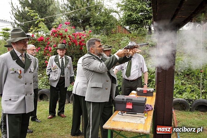 Zdjęcie w galerii na portalu naszraciborz.pl: Krzyżek z podkową, Ludwikowski na tronie  wiadomości z regionu