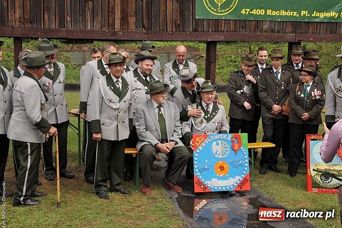 Zdjęcie w galerii na portalu naszraciborz.pl: Krzyżek z podkową, Ludwikowski na tronie  wiadomości z regionu