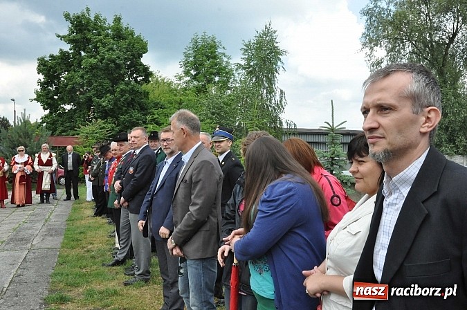 Zdjęcie w galerii na portalu naszraciborz.pl: Krzyżek z podkową, Ludwikowski na tronie  wiadomości z regionu
