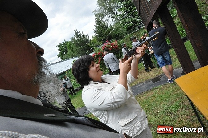 Zdjęcie w galerii na portalu naszraciborz.pl: Krzyżek z podkową, Ludwikowski na tronie  wiadomości z regionu