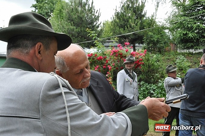 Zdjęcie w galerii na portalu naszraciborz.pl: Krzyżek z podkową, Ludwikowski na tronie  wiadomości z regionu