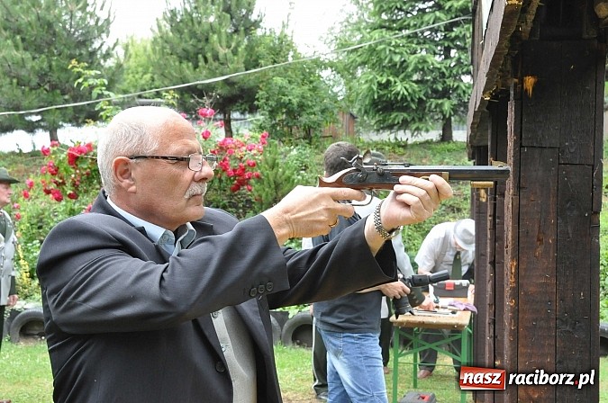 Zdjęcie w galerii na portalu naszraciborz.pl: Krzyżek z podkową, Ludwikowski na tronie  wiadomości z regionu