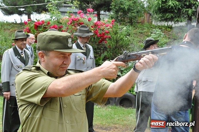 Zdjęcie w galerii na portalu naszraciborz.pl: Krzyżek z podkową, Ludwikowski na tronie  wiadomości z regionu