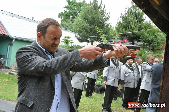 Zdjęcie w galerii na portalu naszraciborz.pl: Krzyżek z podkową, Ludwikowski na tronie  wiadomości z regionu