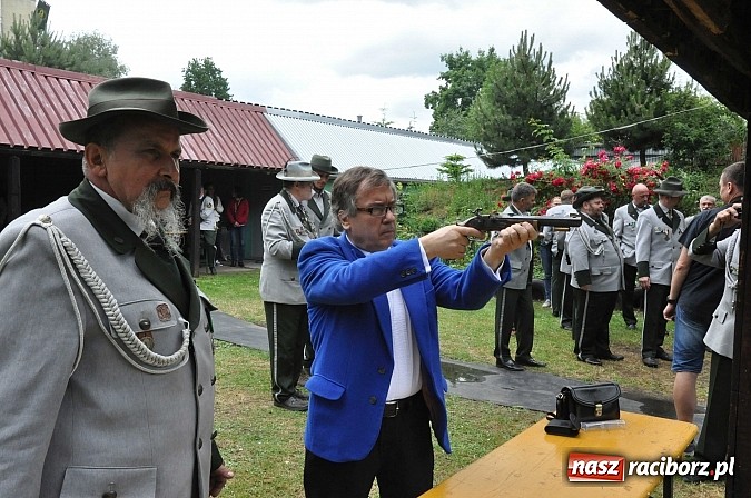 Zdjęcie w galerii na portalu naszraciborz.pl: Krzyżek z podkową, Ludwikowski na tronie  wiadomości z regionu