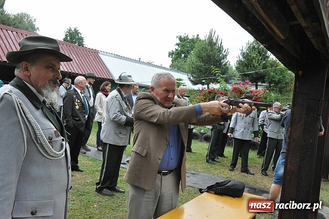 Zdjęcie w galerii na portalu naszraciborz.pl: Krzyżek z podkową, Ludwikowski na tronie  wiadomości z regionu