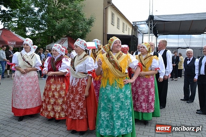 Zdjęcie w galerii na portalu naszraciborz.pl: Podwójne urodziny w Tworkowie wiadomości z regionu