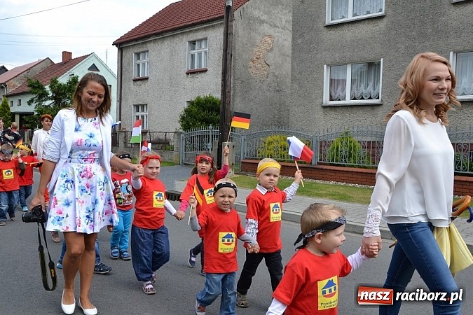 Zdjęcie w galerii na portalu naszraciborz.pl: Podwójne urodziny w Tworkowie wiadomości z regionu