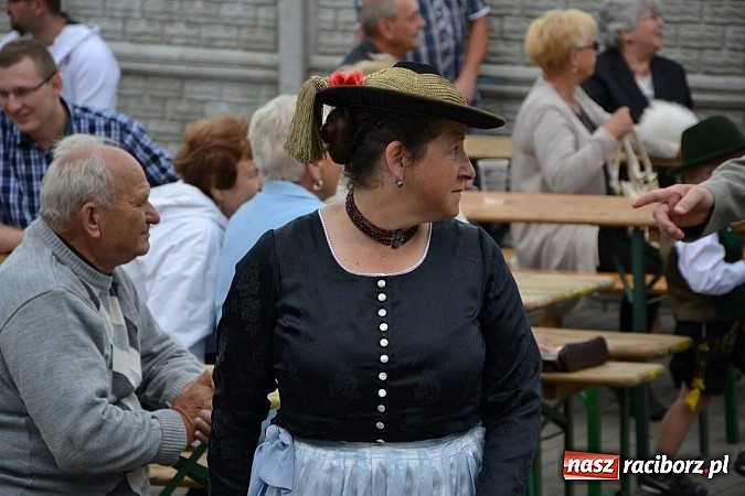 Zdjęcie w galerii na portalu naszraciborz.pl: Podwójne urodziny w Tworkowie wiadomości z regionu