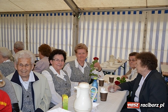 Zdjęcie w galerii na portalu naszraciborz.pl: Podwójne urodziny w Tworkowie wiadomości z regionu