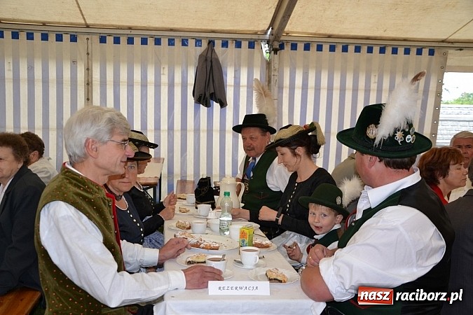 Zdjęcie w galerii na portalu naszraciborz.pl: Podwójne urodziny w Tworkowie wiadomości z regionu