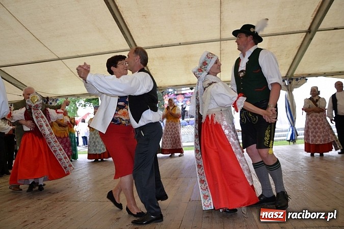 Zdjęcie w galerii na portalu naszraciborz.pl: Podwójne urodziny w Tworkowie wiadomości z regionu