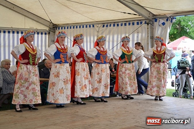 Zdjęcie w galerii na portalu naszraciborz.pl: Podwójne urodziny w Tworkowie wiadomości z regionu