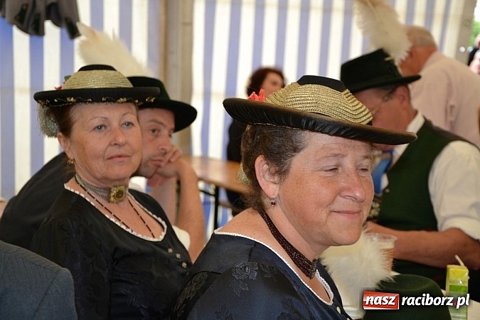 Zdjęcie w galerii na portalu naszraciborz.pl: Podwójne urodziny w Tworkowie wiadomości z regionu
