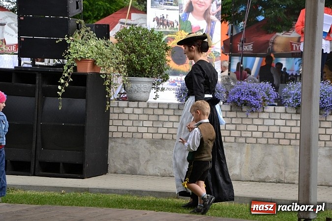 Zdjęcie w galerii na portalu naszraciborz.pl: Podwójne urodziny w Tworkowie wiadomości z regionu