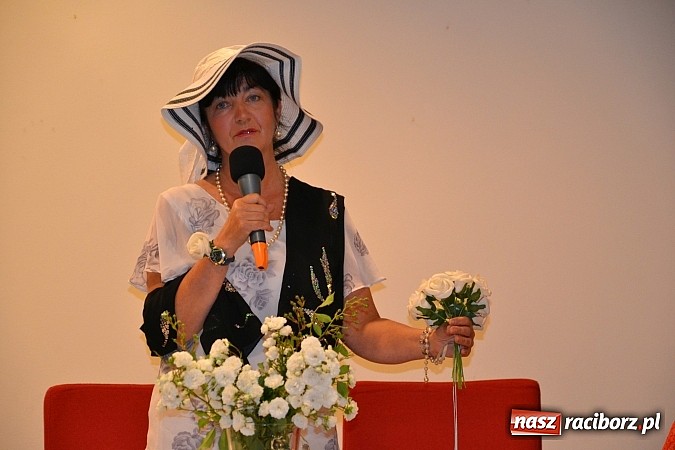 Zdjęcie w galerii na portalu naszraciborz.pl: Czerwcowe wariacje o miłości w poezji, czyli montaż słowno – muzyczny na Zamku Piastowskim  wiadomości z regionu