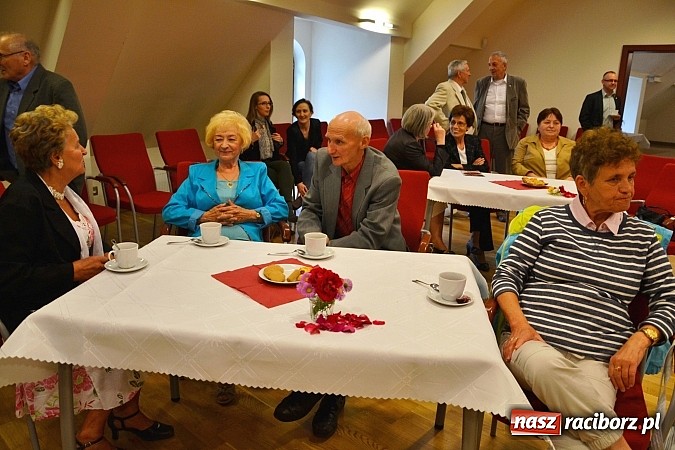 Zdjęcie w galerii na portalu naszraciborz.pl: Czerwcowe wariacje o miłości w poezji, czyli montaż słowno – muzyczny na Zamku Piastowskim  wiadomości z regionu