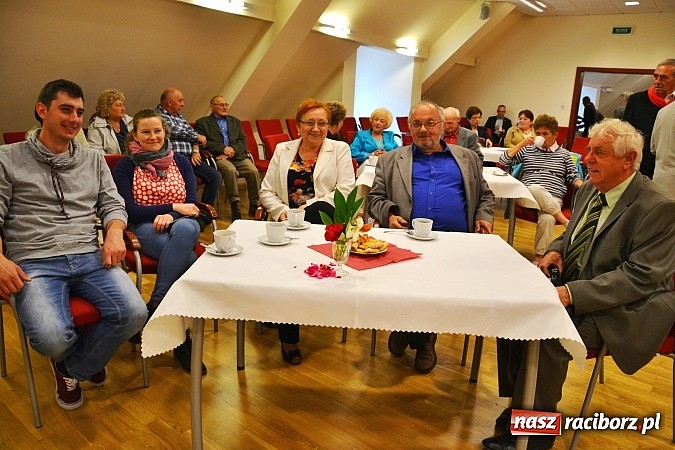 Zdjęcie w galerii na portalu naszraciborz.pl: Czerwcowe wariacje o miłości w poezji, czyli montaż słowno – muzyczny na Zamku Piastowskim  wiadomości z regionu