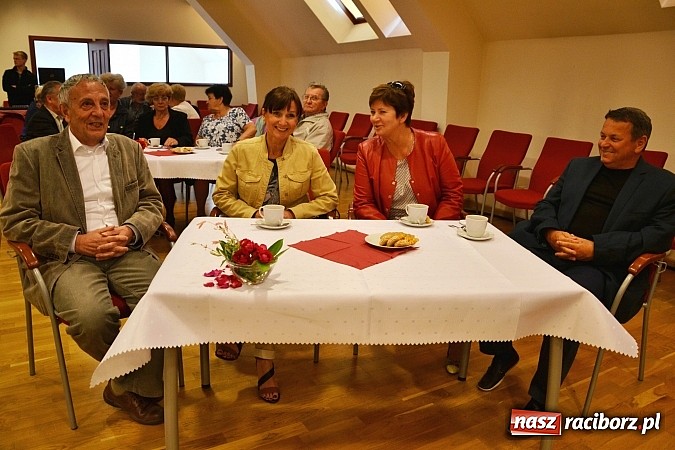 Zdjęcie w galerii na portalu naszraciborz.pl: Czerwcowe wariacje o miłości w poezji, czyli montaż słowno – muzyczny na Zamku Piastowskim  wiadomości z regionu