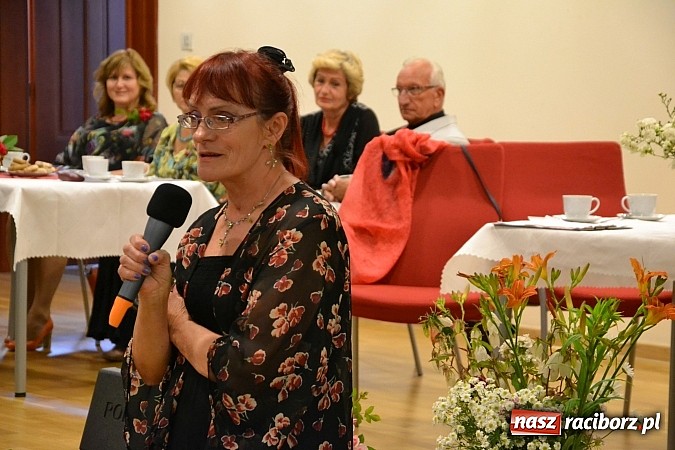 Zdjęcie w galerii na portalu naszraciborz.pl: Czerwcowe wariacje o miłości w poezji, czyli montaż słowno – muzyczny na Zamku Piastowskim  wiadomości z regionu