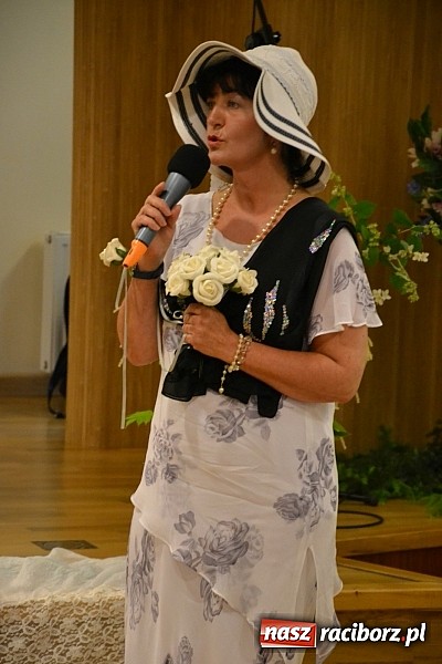 Zdjęcie w galerii na portalu naszraciborz.pl: Czerwcowe wariacje o miłości w poezji, czyli montaż słowno – muzyczny na Zamku Piastowskim  wiadomości z regionu