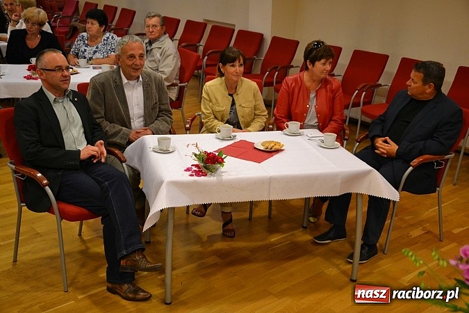 Zdjęcie w galerii na portalu naszraciborz.pl: Czerwcowe wariacje o miłości w poezji, czyli montaż słowno – muzyczny na Zamku Piastowskim  wiadomości z regionu