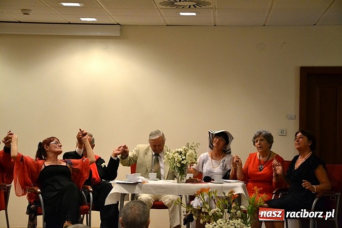 Zdjęcie w galerii na portalu naszraciborz.pl: Czerwcowe wariacje o miłości w poezji, czyli montaż słowno – muzyczny na Zamku Piastowskim  wiadomości z regionu