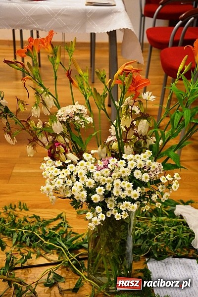 Zdjęcie w galerii na portalu naszraciborz.pl: Czerwcowe wariacje o miłości w poezji, czyli montaż słowno – muzyczny na Zamku Piastowskim  wiadomości z regionu