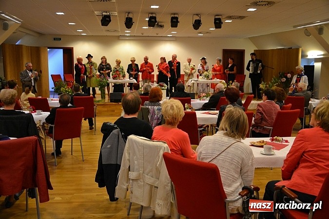 Zdjęcie w galerii na portalu naszraciborz.pl: Czerwcowe wariacje o miłości w poezji, czyli montaż słowno – muzyczny na Zamku Piastowskim  wiadomości z regionu