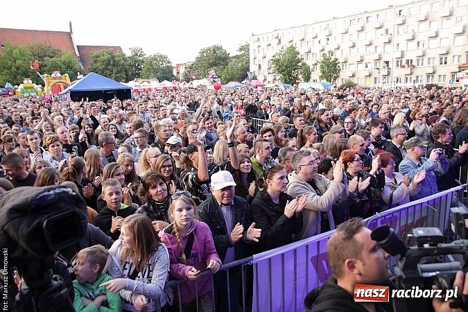 Zdjęcie w galerii na portalu naszraciborz.pl: Dżem wypełnił po brzegi plac Długosza! wiadomości z regionu