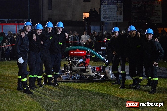 Zdjęcie w galerii na portalu naszraciborz.pl: Rudyszwałd i Bolesław triumfował na nocnych zawodach strażackich! wiadomości z regionu