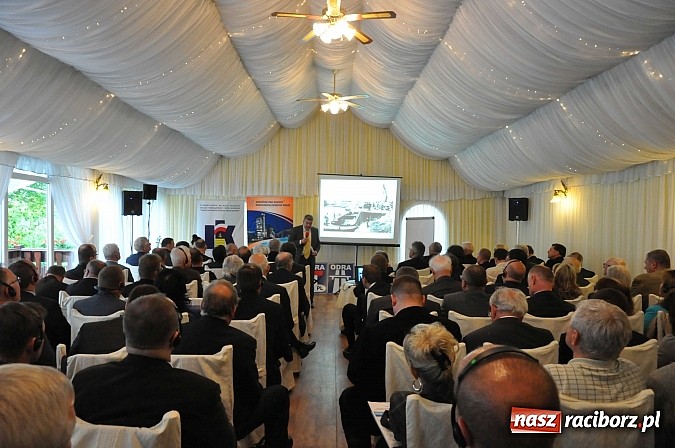 Zdjęcie w galerii na portalu naszraciborz.pl: 800 mln euro potrzeba na użeglowienie Odry od Ostrawy do Kędzierzyna-Koźla. Zyskałby na tym Racibórz wiadomości z regionu