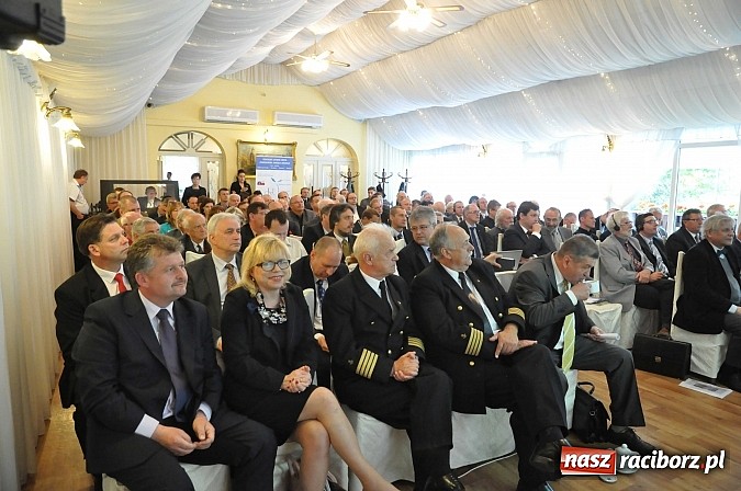 Zdjęcie w galerii na portalu naszraciborz.pl: 800 mln euro potrzeba na użeglowienie Odry od Ostrawy do Kędzierzyna-Koźla. Zyskałby na tym Racibórz wiadomości z regionu